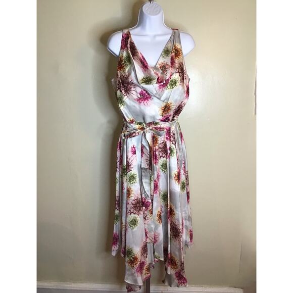 Ala. Von Auersperg 100% Silk Dress Sz. Lrg   Silver NWT Floral handkerchief hem - Picture 3 of 11